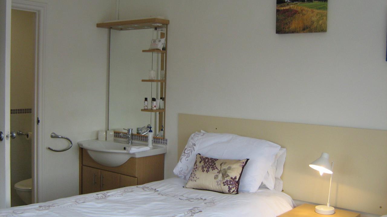 Savannah Bed And Breakfast Virginia Water Zewnętrze zdjęcie